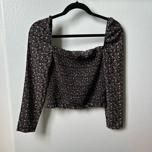 ✨3/$10✨ Shirred ruched bodice puff sleeve floral top